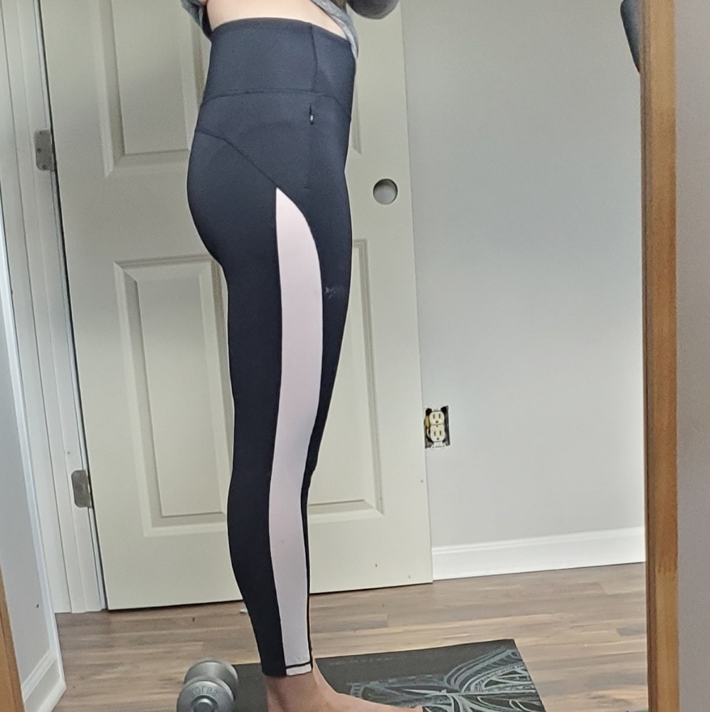 FILA HIGH WAISTED TUMMY CONTROL 7/8 LENGTH BLACK LEGGINGS WITH WHITE MESH..